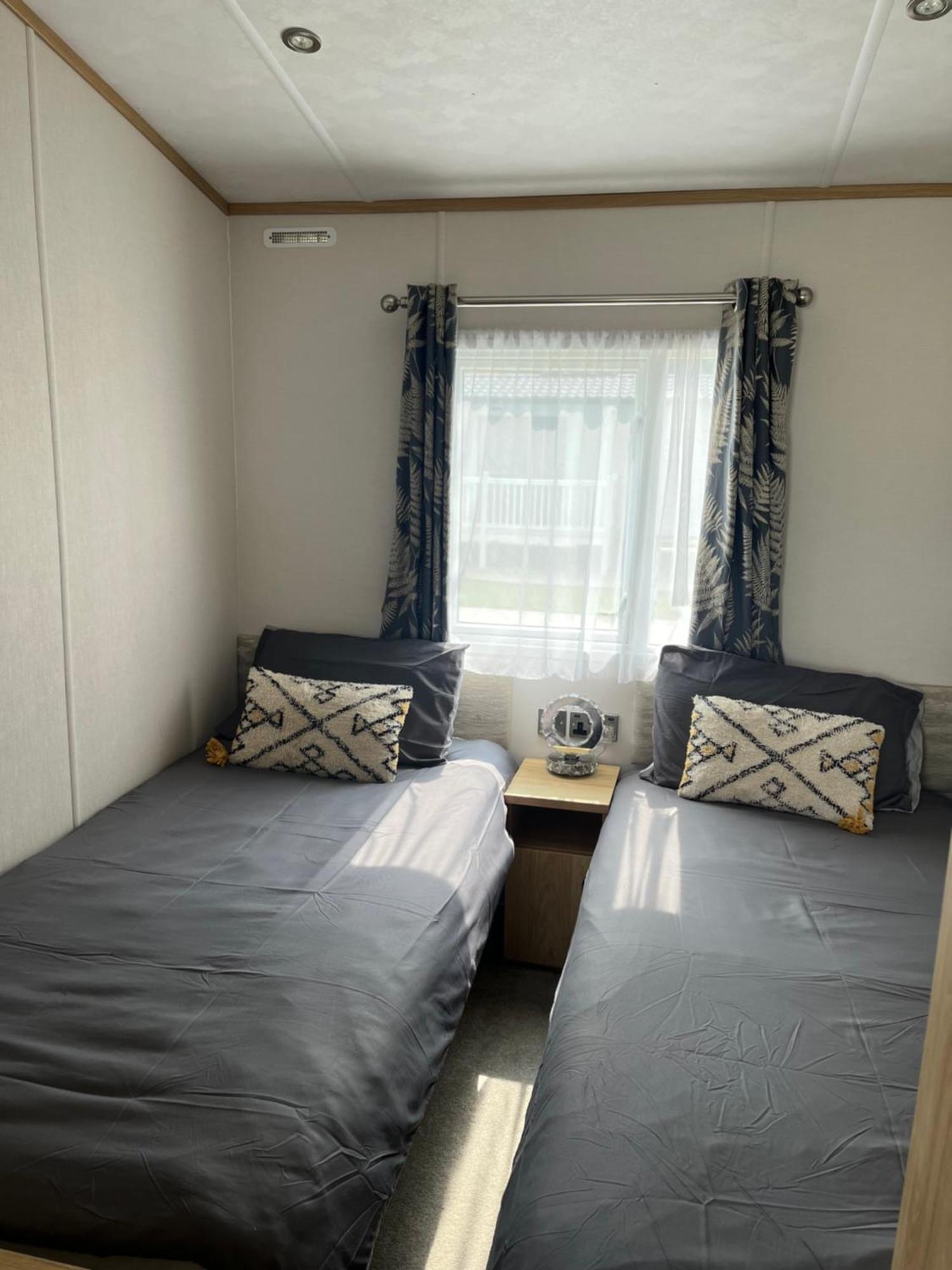 The Luxe Lodge, Skipsea Sands Bridlington Ulrome Bagian luar foto