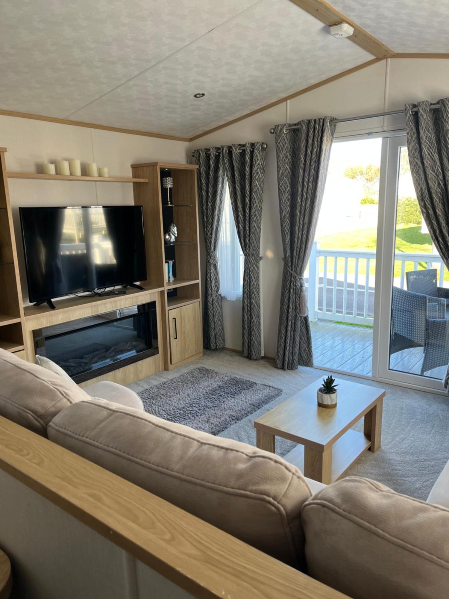 The Luxe Lodge, Skipsea Sands Bridlington Ulrome Bagian luar foto